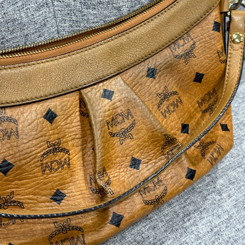 ๐ SOLD ๐ Authentic Vintage MCM Shoulder/Crossbody Bag - Picture 6 of 16